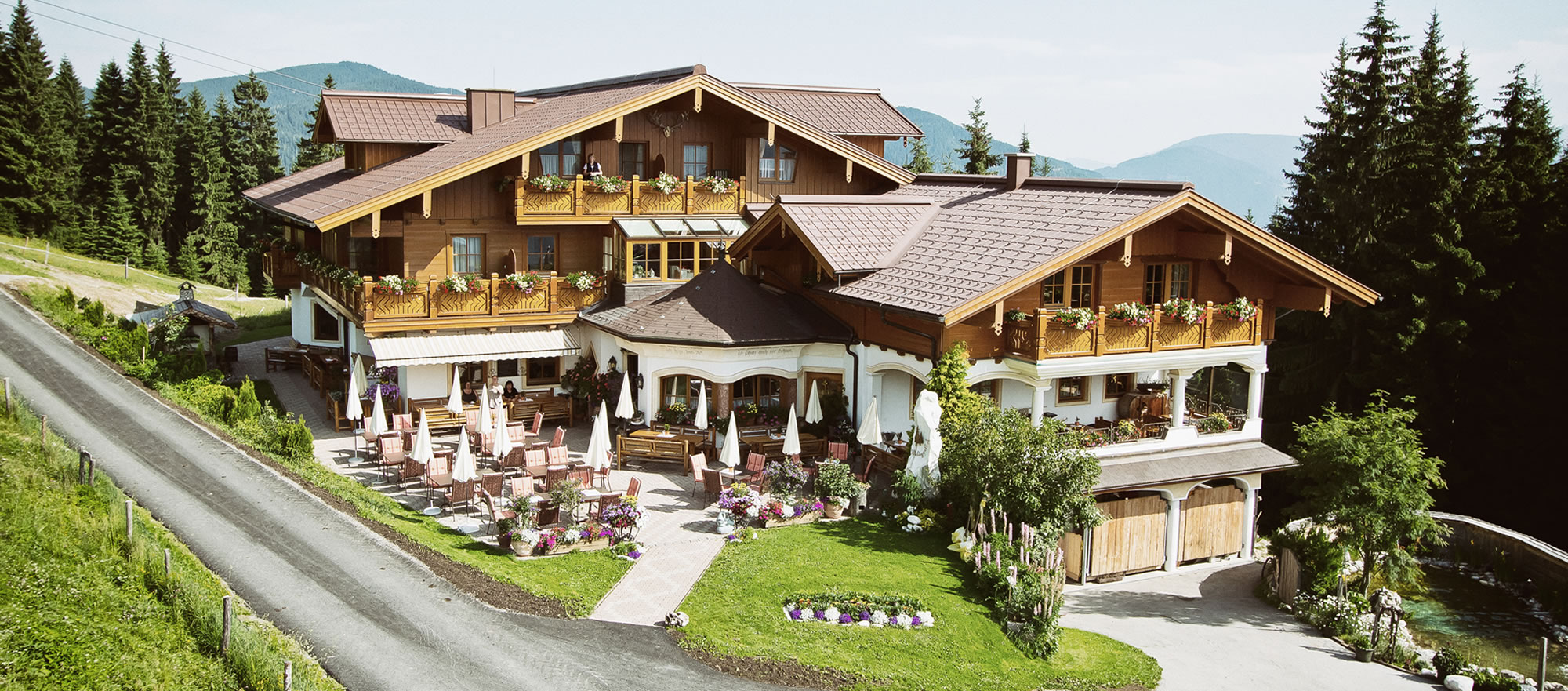 Hotel & Restaurant Waldgasthof im Sommer