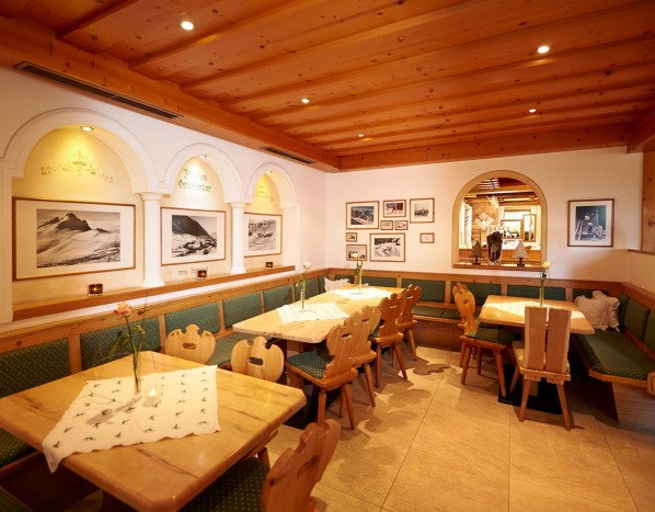 Stüberl mit traditionellen, heimischen Elementen