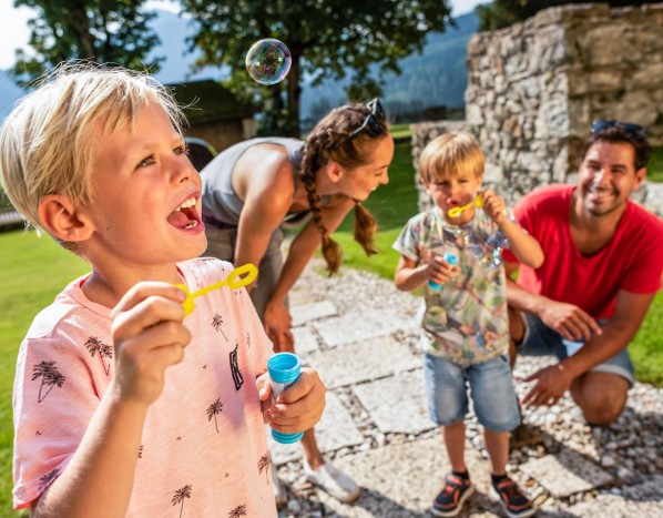 Spa&szlig; im Familienurlaub &copy; Flachau Tourismus