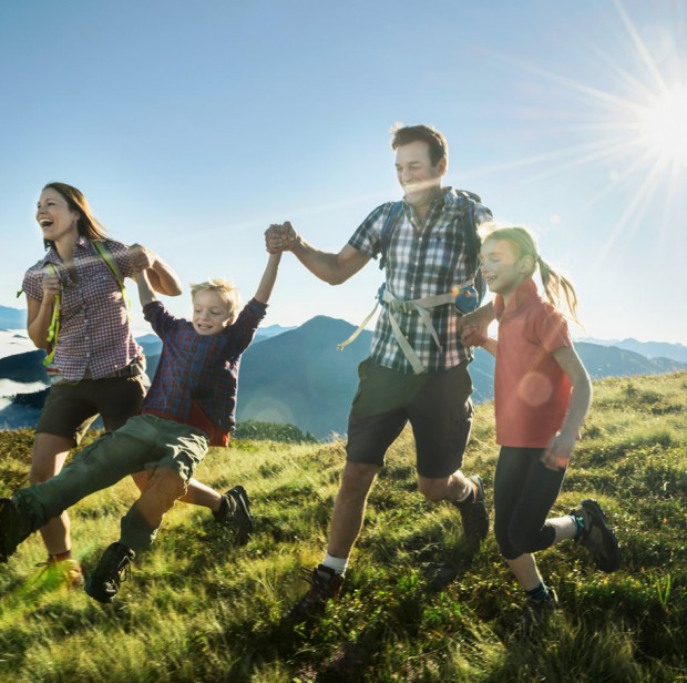 Freunde wandern in Flachau © Flachau Tourismus
